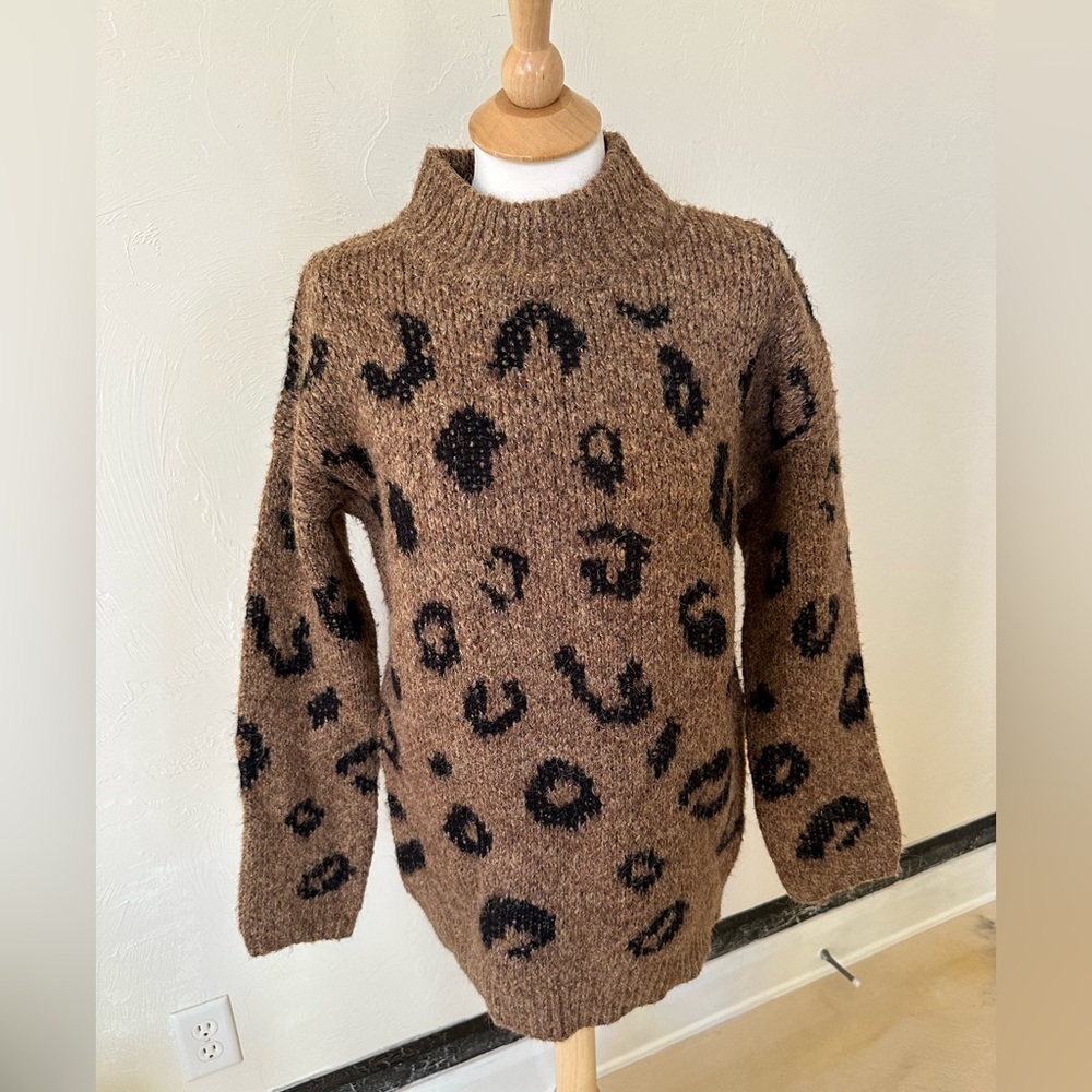 Universal Thread Leopard Print Mock Neck Sweater | Cozy Neutral Animal Print | M